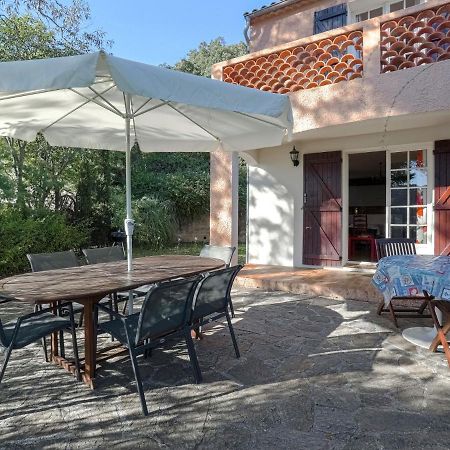 Snug Holiday Home In Bormes Les Mimosas With Pool Dış mekan fotoğraf