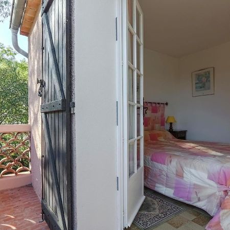 Snug Holiday Home In Bormes Les Mimosas With Pool Dış mekan fotoğraf