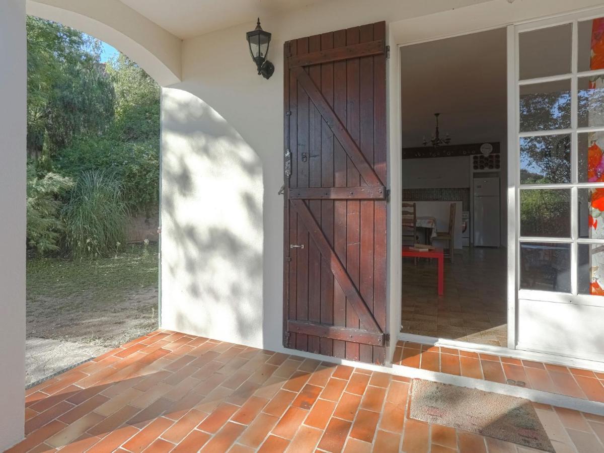 Snug Holiday Home In Bormes Les Mimosas With Pool Dış mekan fotoğraf