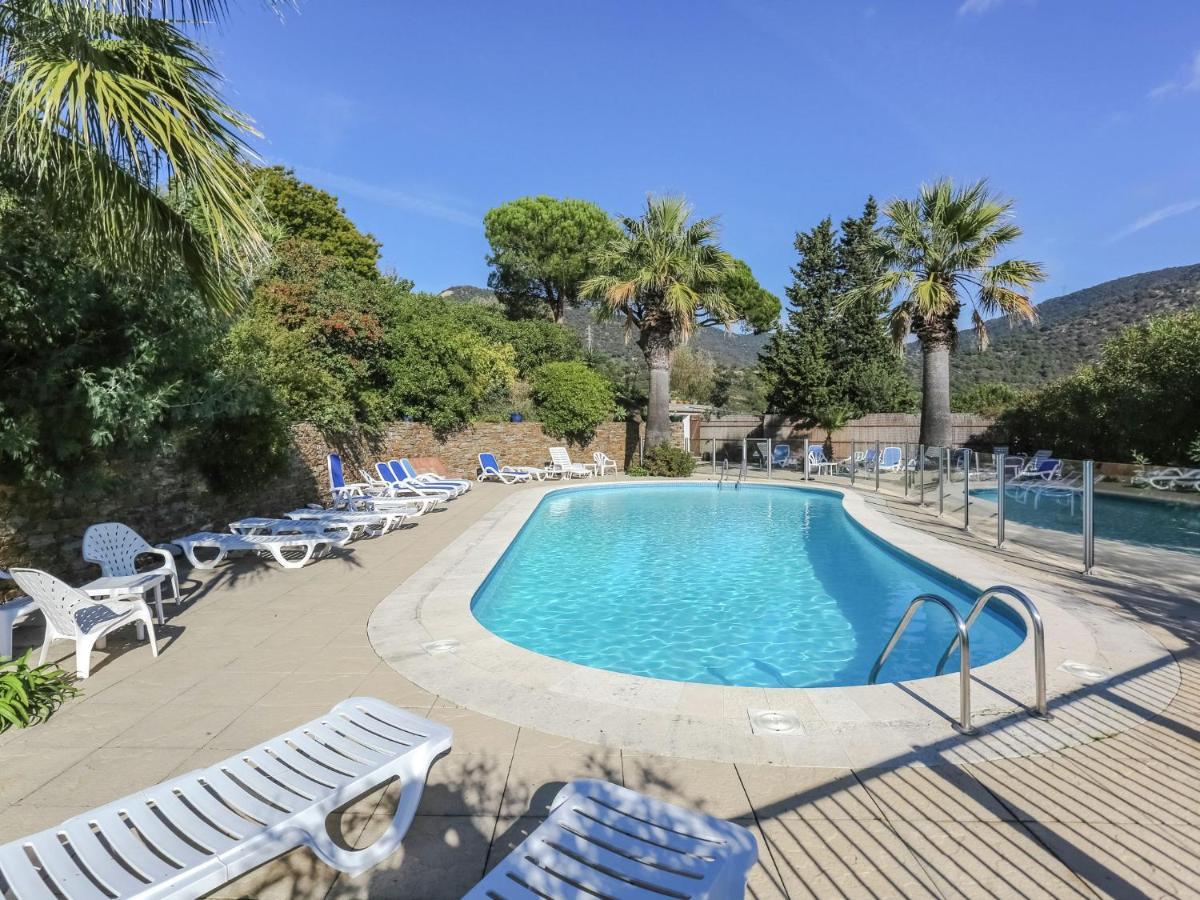 Snug Holiday Home In Bormes Les Mimosas With Pool Dış mekan fotoğraf