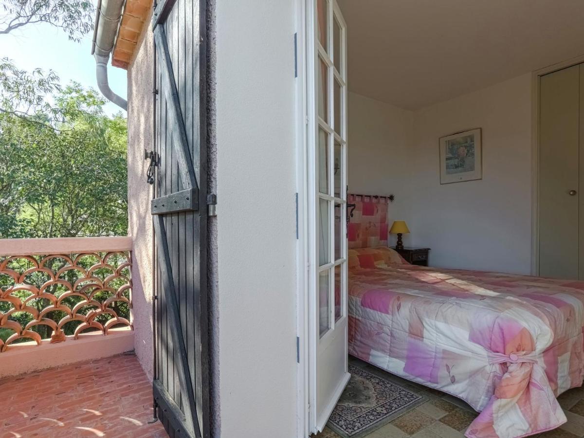 Snug Holiday Home In Bormes Les Mimosas With Pool Dış mekan fotoğraf