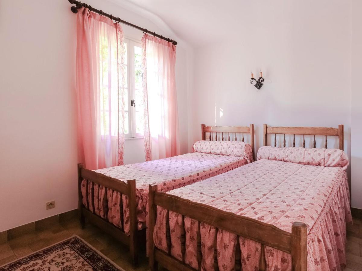 Snug Holiday Home In Bormes Les Mimosas With Pool Dış mekan fotoğraf