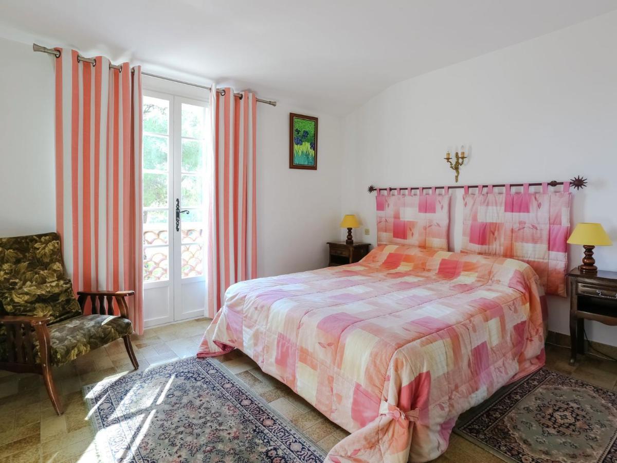 Snug Holiday Home In Bormes Les Mimosas With Pool Dış mekan fotoğraf