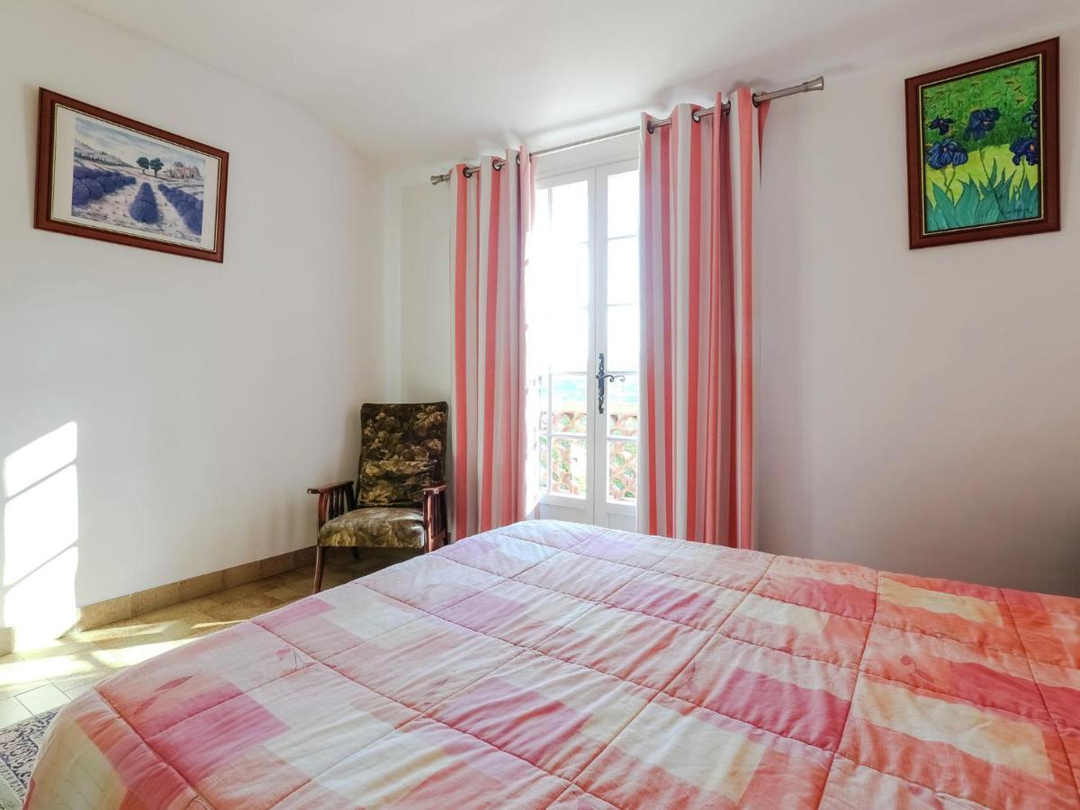 Snug Holiday Home In Bormes Les Mimosas With Pool Dış mekan fotoğraf