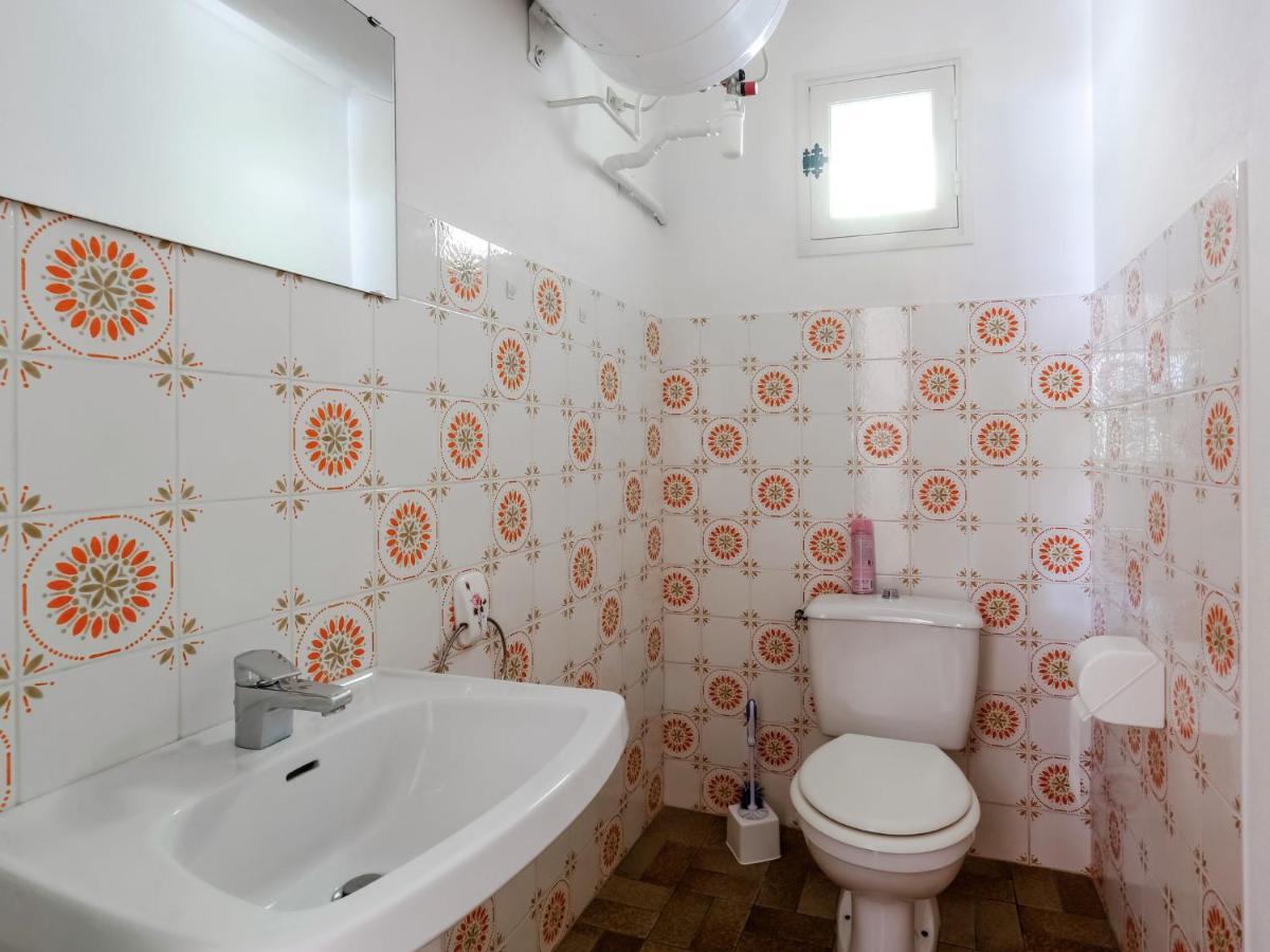 Snug Holiday Home In Bormes Les Mimosas With Pool Dış mekan fotoğraf