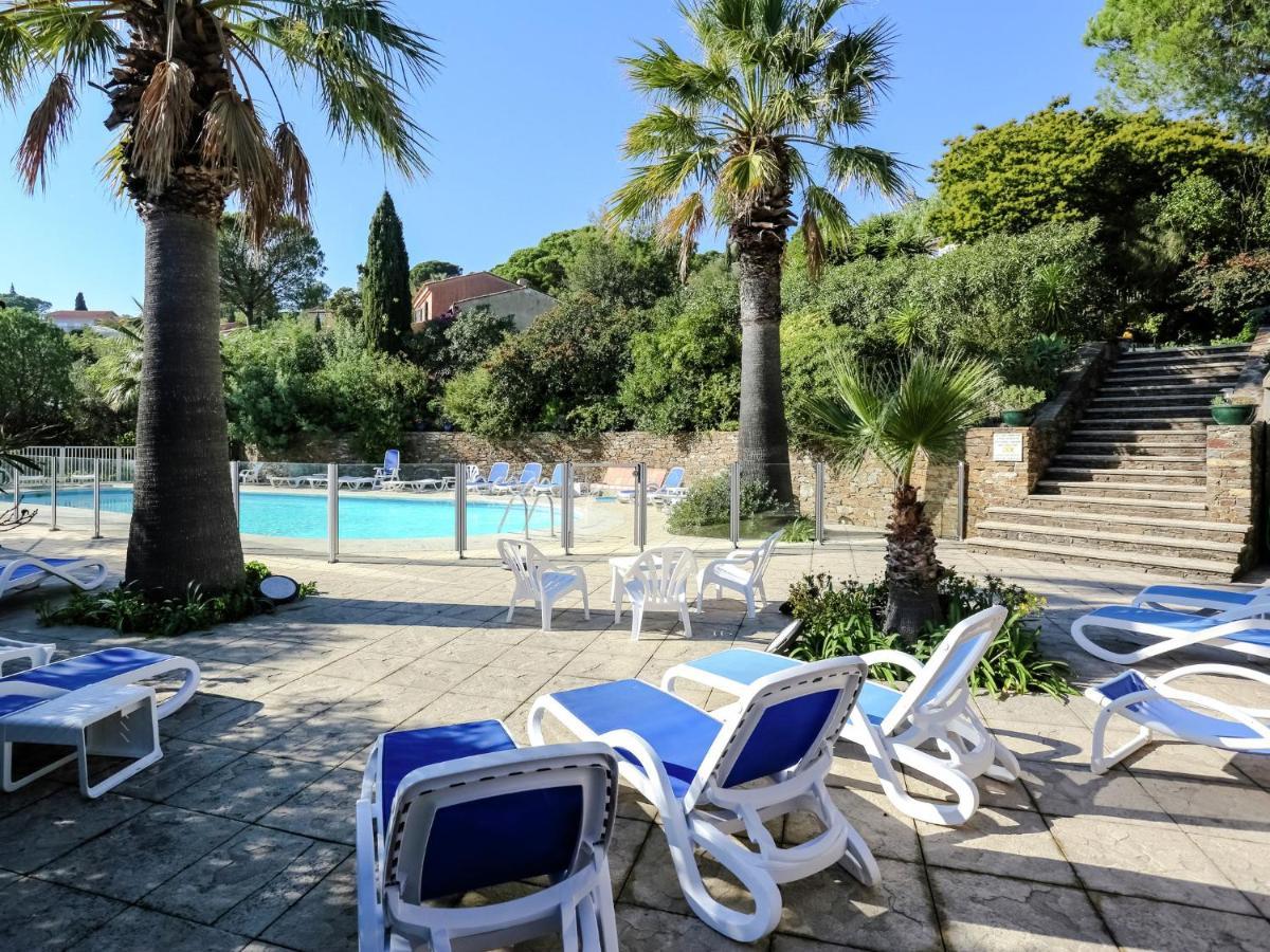 Snug Holiday Home In Bormes Les Mimosas With Pool Dış mekan fotoğraf