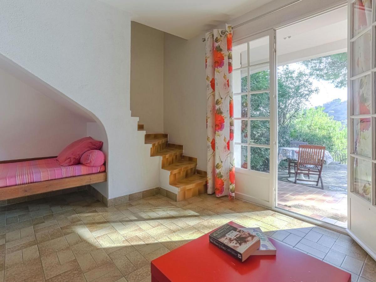 Snug Holiday Home In Bormes Les Mimosas With Pool Dış mekan fotoğraf