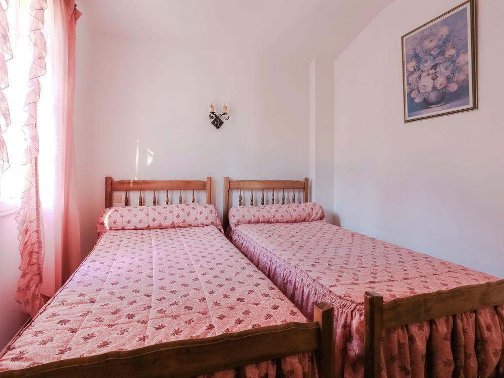 Snug Holiday Home In Bormes Les Mimosas With Pool Dış mekan fotoğraf