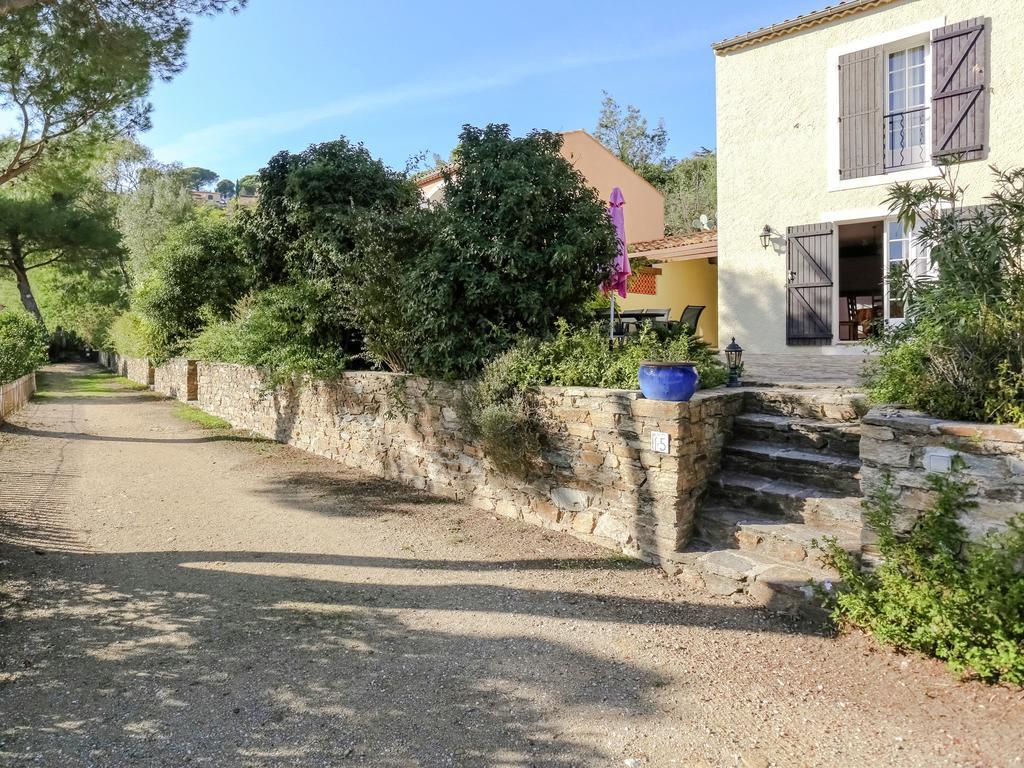 Snug Holiday Home In Bormes Les Mimosas With Pool Dış mekan fotoğraf